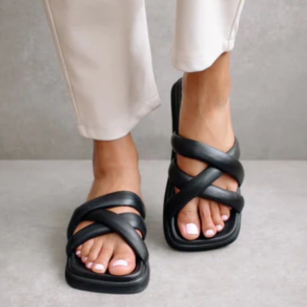 ALOHAS Slip On Cross Black Sandal, Size 9 (NWT)